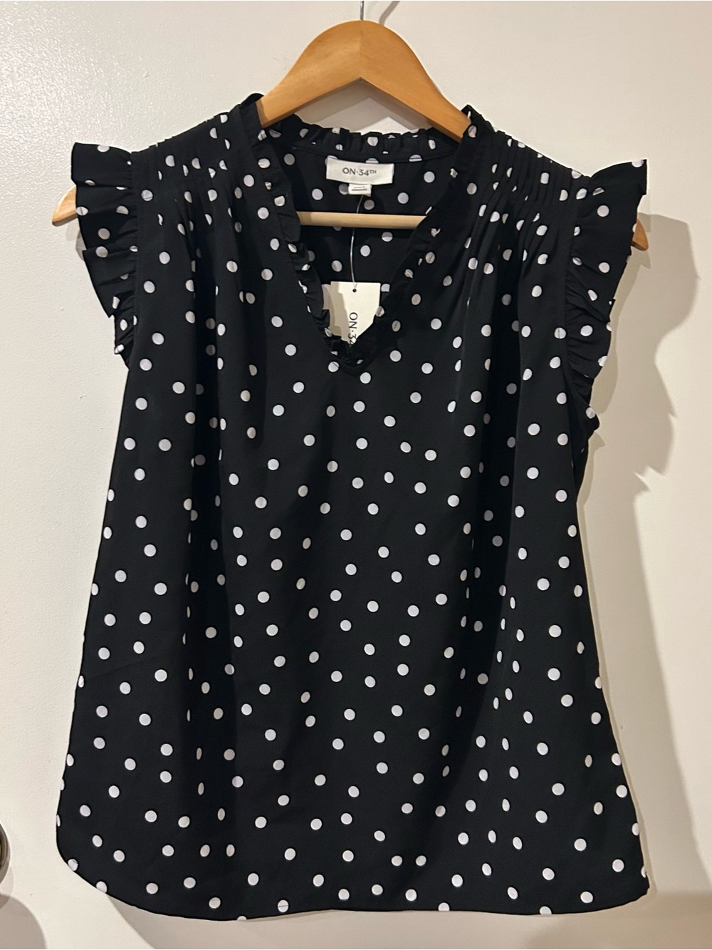 ON 34th preppy casual pleated shoulders polka dots Ruffle Cap-Sleeve Blouse XS